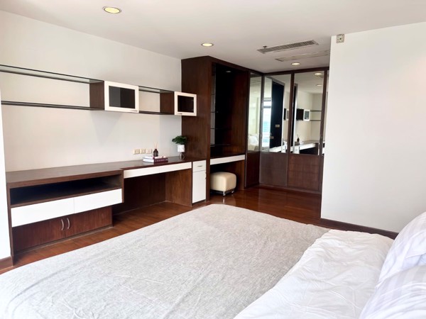 Picture of 1 bed Condo in Regent Royal Place 2 Lumphini Sub District C021068