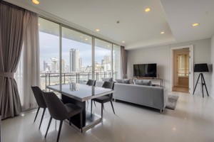 รูปภาพ 2 ห้องนอน คอนโด ในโครงการ Royce Private Residences เขตวัฒนา แขวงคลองตันเหนือ C021071