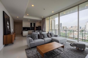 รูปภาพ 2 ห้องนอน คอนโด ในโครงการ Royce Private Residences เขตวัฒนา แขวงคลองตันเหนือ C021072