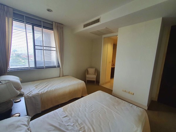 Picture of 2 bed Condo in Riverine Place Bang Rak Noi Sub District C021081